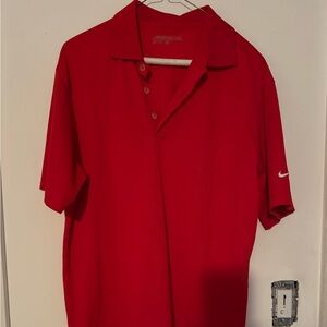 MEN’S NIKE GOLF 3 BUTTON POLO SHIRT.  LIKE NEW. RED. DRI-FIT. SIZE MEDIUM.